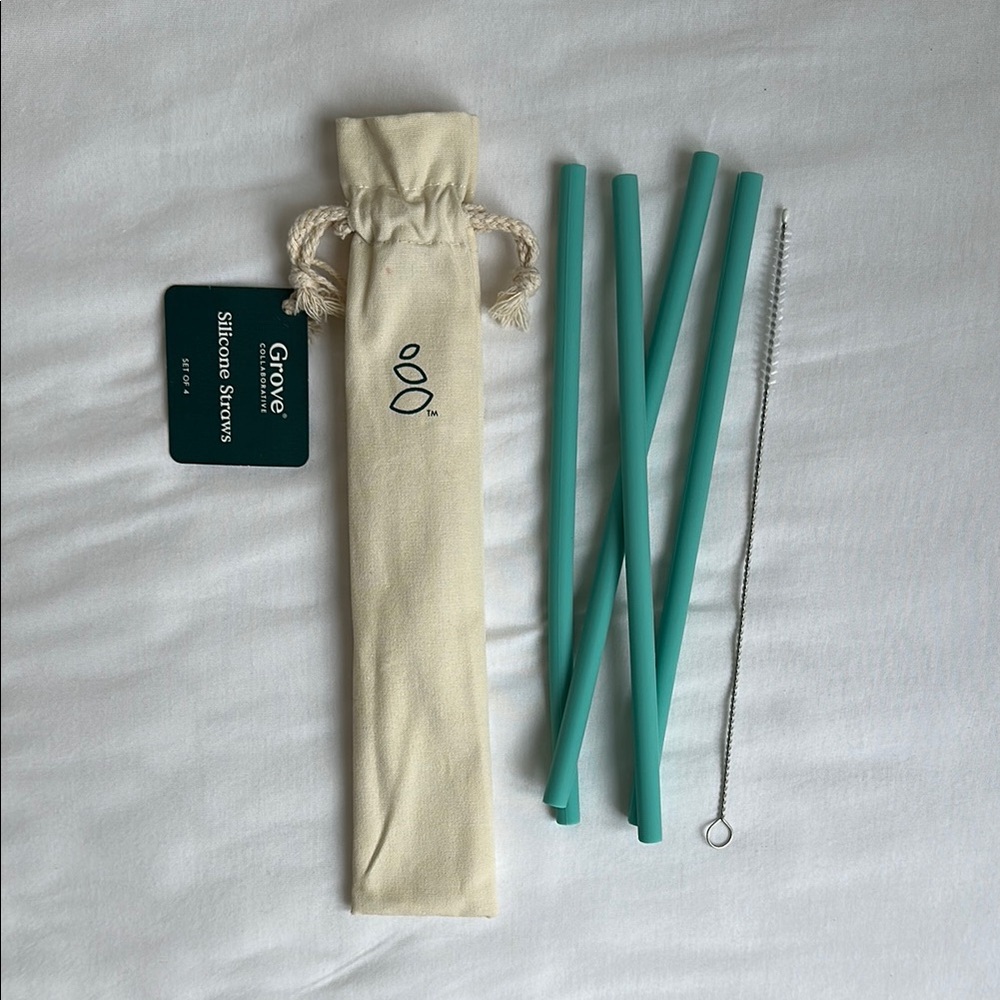 Grove Silicone Straws with Cleaning Brush